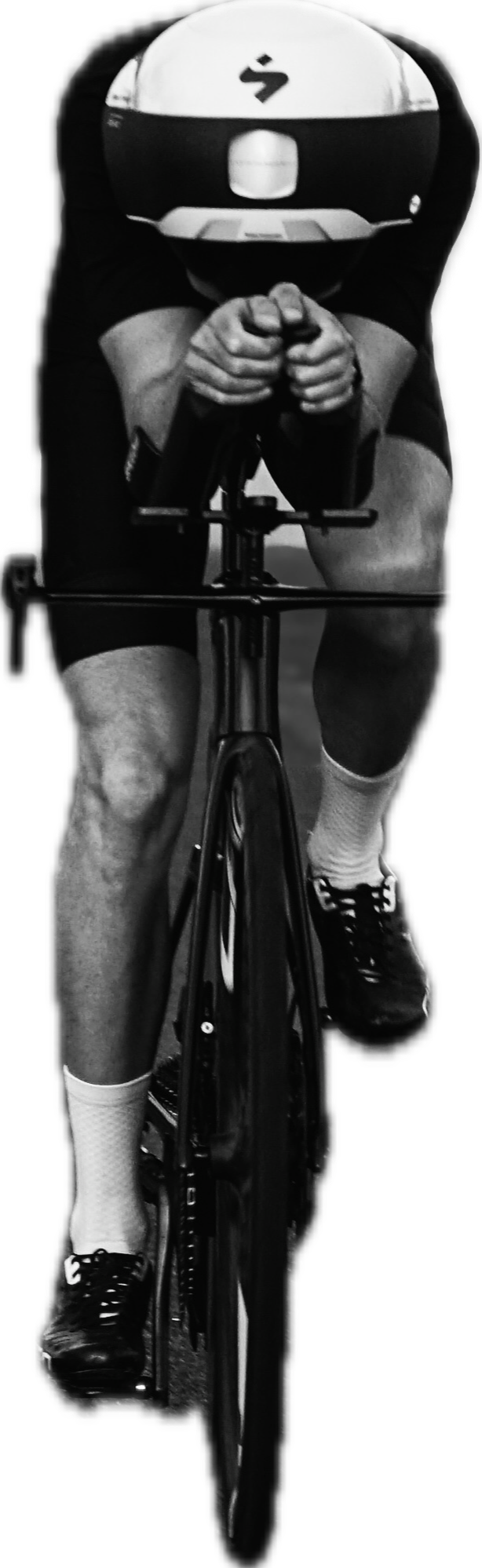Triathlete in aero tuck